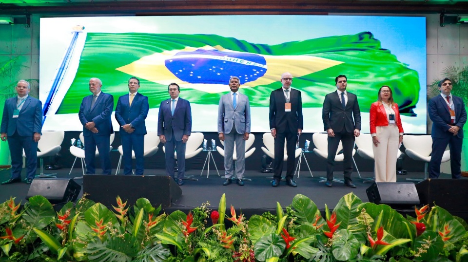 Jerônimo participa de abertura de fórum que debate gestão pública e controle sustentável