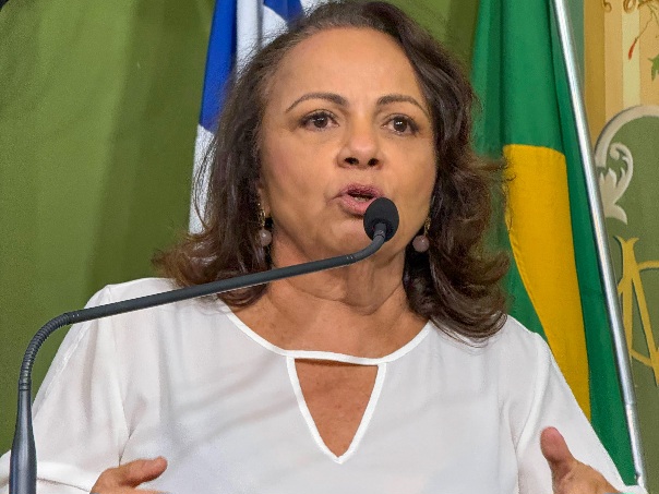 Você está visualizando atualmente PL de Aladilce torna Salvador pioneira na Justiça Restaurativa nas escolas