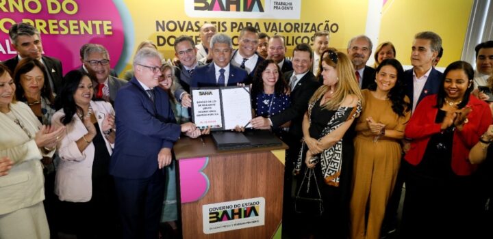 Governador sanciona leis com ganhos salariais para  servidores