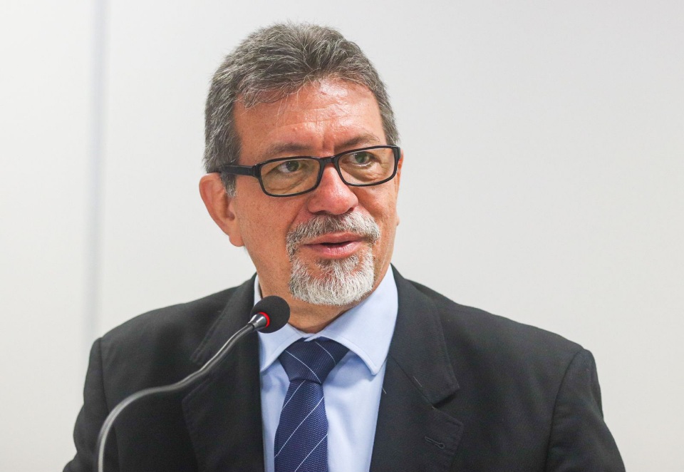 Afonso Florence rebate críticas de ACM Neto sobre ações no semiárido