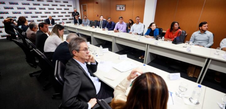 Estado entrega veículos para a saúde e ônibus escolar para o município de Iramaia