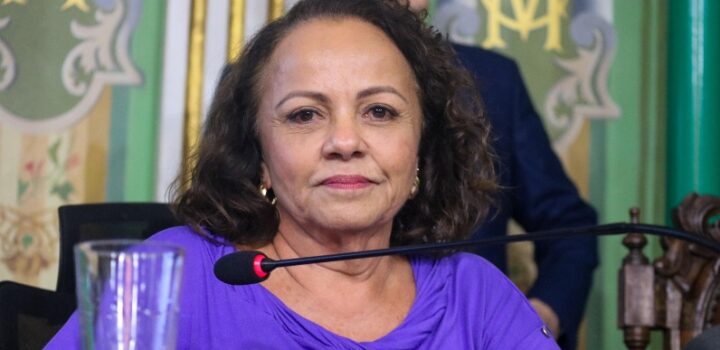 Aladilce reage à privatização do Elevador Lacerda e Praça Municipal