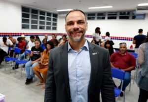 Leia mais sobre o artigo Programa leva qualificação para 290 profissionais em Lauro de Freitas