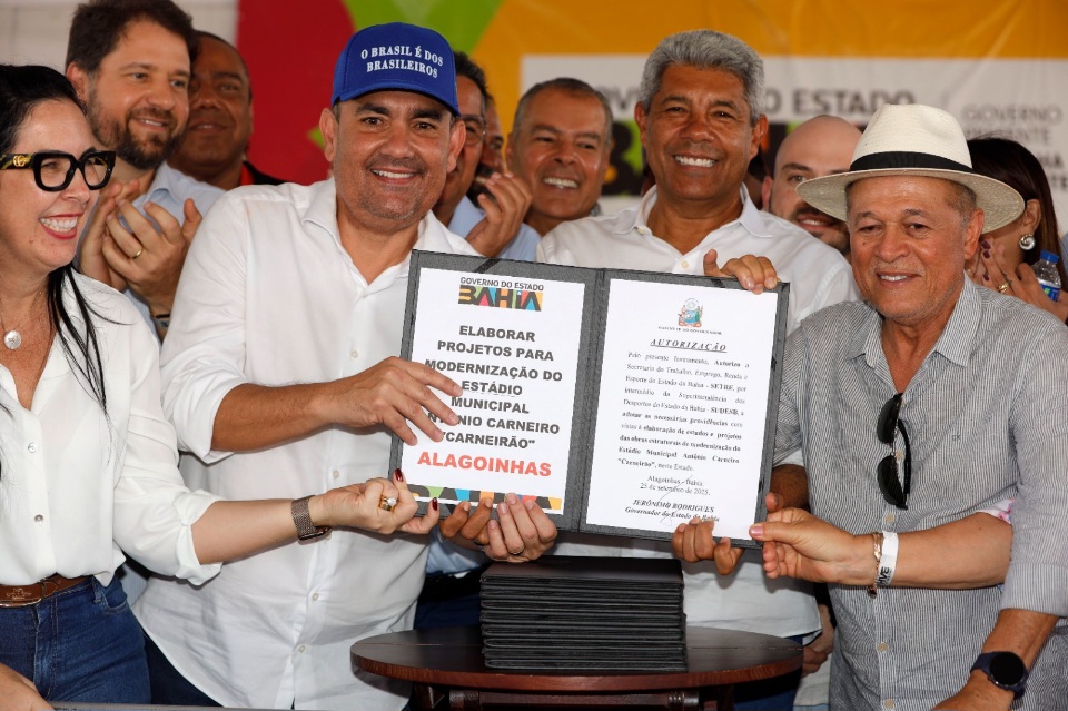 Em Alagoinhas, governador acompanha avanço das obras do novo hospital regional