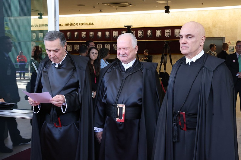 Você está visualizando atualmente Jerônimo Rodrigues prestigia posse de Fachin no STF