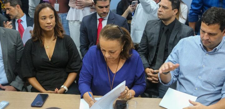 Oposição na Câmara de Salvador pede vistas a projetos do Executivo