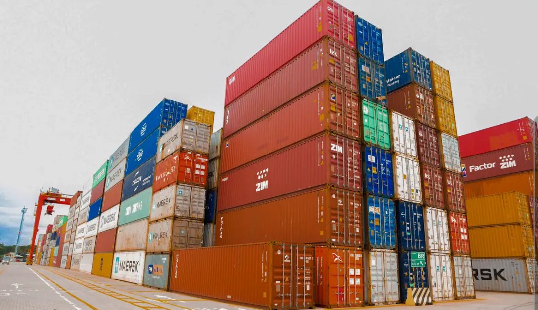 Balança comercial tem saldo positivo de US$ 6,1 bi em agosto