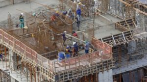Leia mais sobre o artigo Preços da construção variam 0,79% em agosto com alta em materiais e  mão de obra