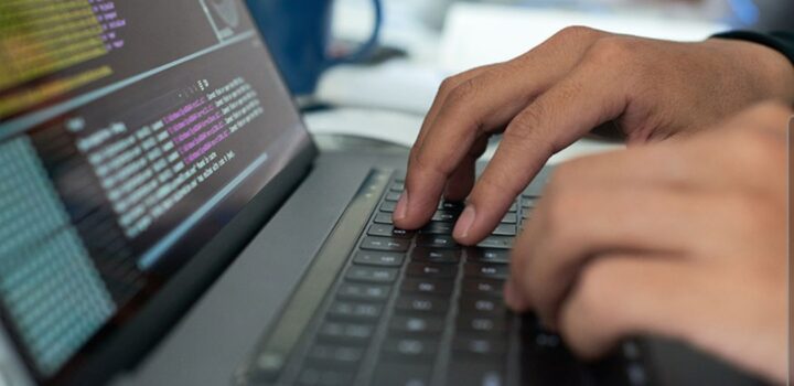 Setor de serviços varia 0,3% em julho com resultado positivo