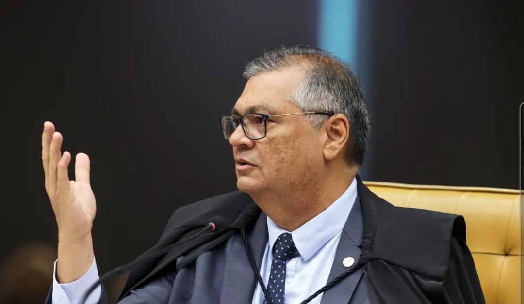 Dino suspende repasses de “emendas Pix” a nove municípios