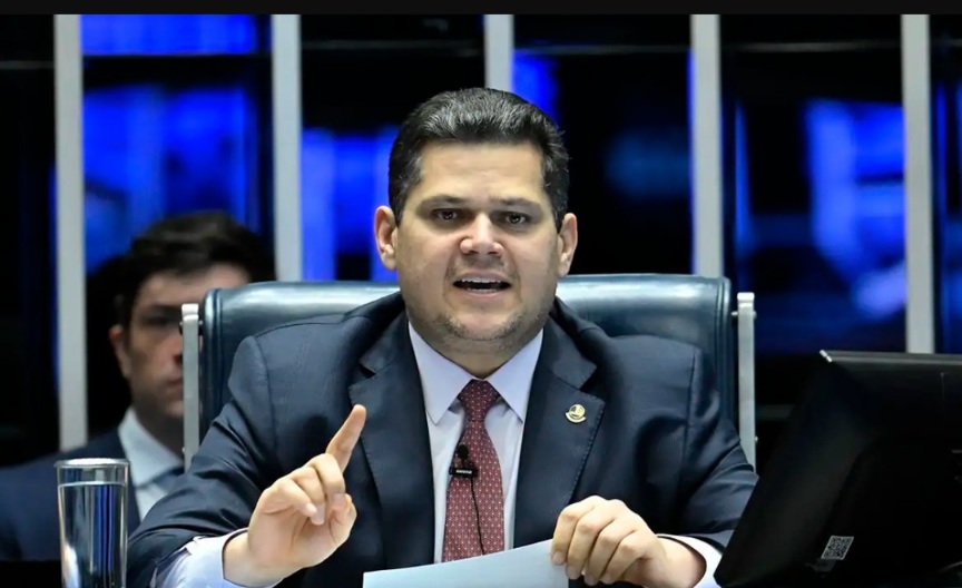 Alcolumbre manda arquivar PEC da Blindagem após rejeição da CCJ