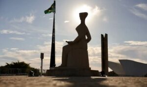 Leia mais sobre o artigo Julgamento do ex-presidente Jair Bolsonaro no STF entra no 2° dia