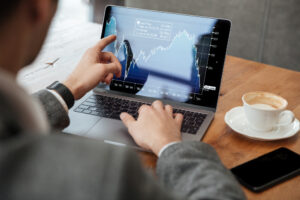 Leia mais sobre o artigo Brasil supera a marca de 28 mil assessores de investimento credenciados