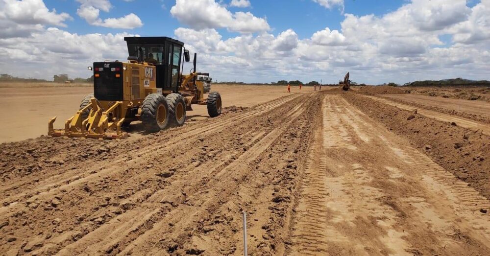 Pista de pouso e decolagem começa a ser ampliada no Aeroporto João Durval Carneiro