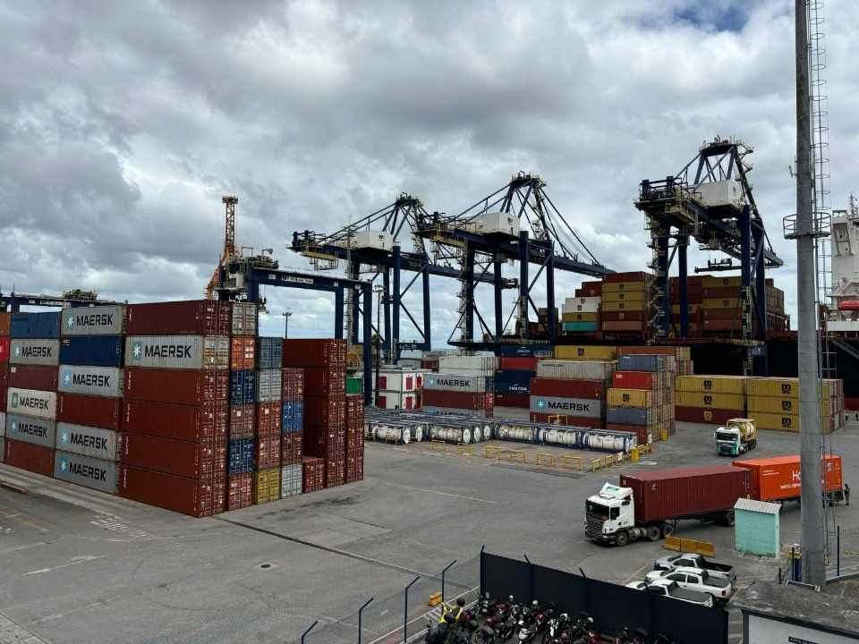Você está visualizando atualmente Exportações baianas caem 12,6% em setembro, resultado do desaquecimento do comércio global