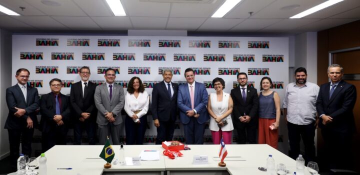 Chegada de novos peritos médicos é tema de conversa entre governador e ministro