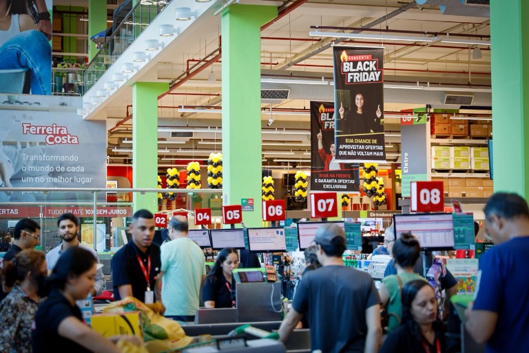 Ferreira Costa antecipa Black Friday com até 60% de descontos