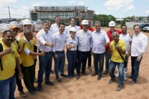 Leia mais sobre o artigo Com Rui Costa, Jerônimo visita obras de duplicação da Estrada do Derba