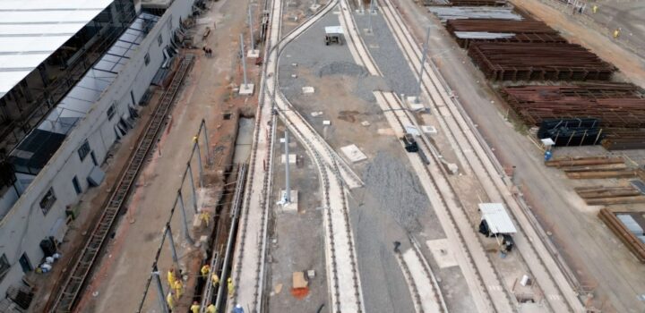 Jerônimo e ministro Rui Costa autorizam implantação de sistemas do VLT e visitam obras em Salvador