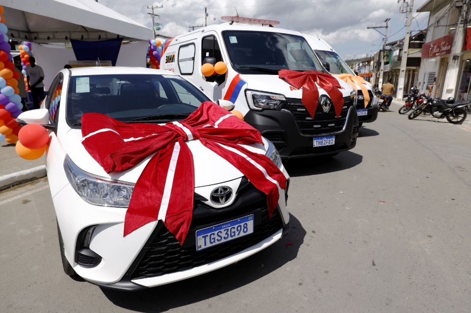 Jerônimo inaugura reforma da BA-539 e anuncia novos investimentos