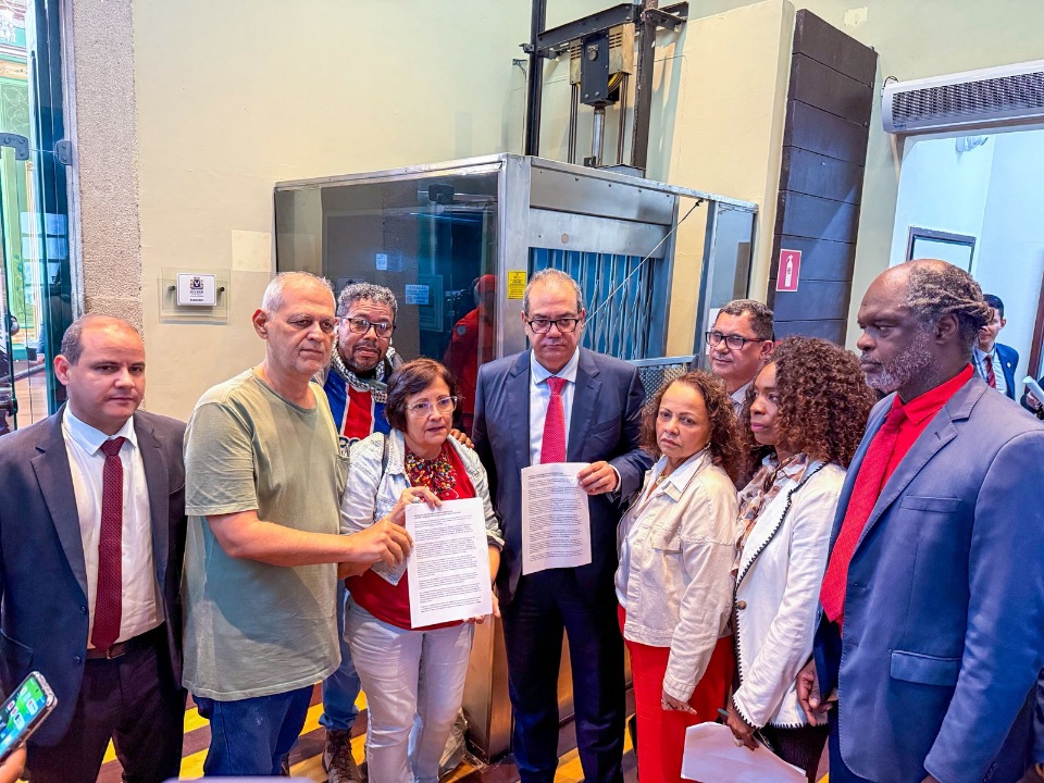 Ambientalistas entregaram manifesto a presidente da Câmara de Salvador