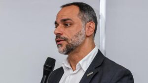 Leia mais sobre o artigo Augusto Vasconcelos comemora geração de 100 mil novos empregos este ano na Bahia