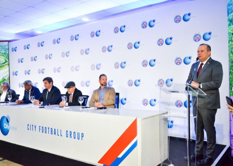 Geraldo Júnior participa de ato que marca início do City Football Academy Bahia