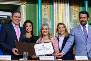 Leia mais sobre o artigo Presidente Ivana Bastos prestigia homenagem ao desembargador José Edivaldo Rotondano