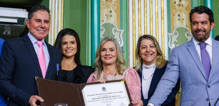 Presidente Ivana Bastos prestigia homenagem ao desembargador José Edivaldo Rotondano