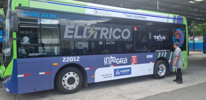 Semob testa ônibus elétrico em linha experimental no Centro Histórico de Salvador