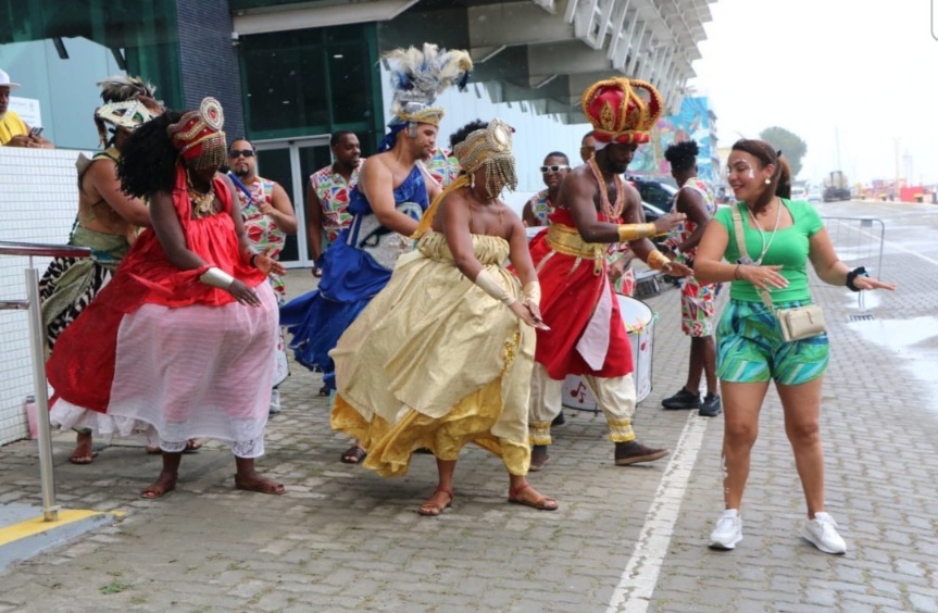Cruzeiristas do MSC Preziosa têm receptivo especial da Setur-BA em Salvador