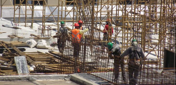 Desocupação é de 5,6% e repete a menor taxa desde 2012, no 3º trimestre