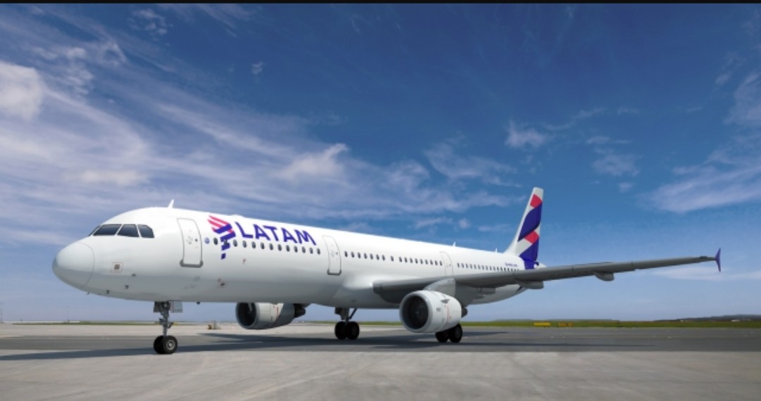 LATAM reforça malha internacional para América do Norte e Europa em 2026
