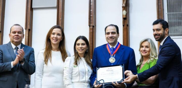 Ivana Bastos diz que concessão de comenda ao presidente da OAB nacional é celebração à advocacia