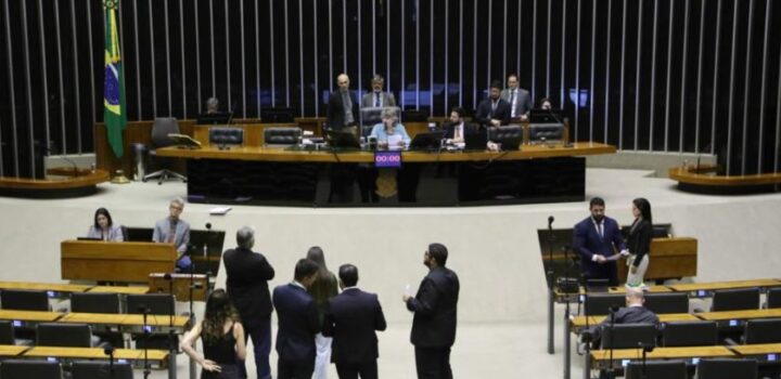 Projetos buscam proteger mulheres no setor de turismo
