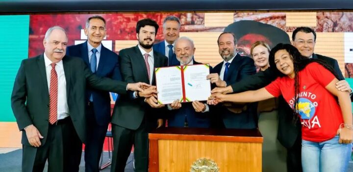 Lula sanciona gratuidade em conta de luz para famílias de baixa renda