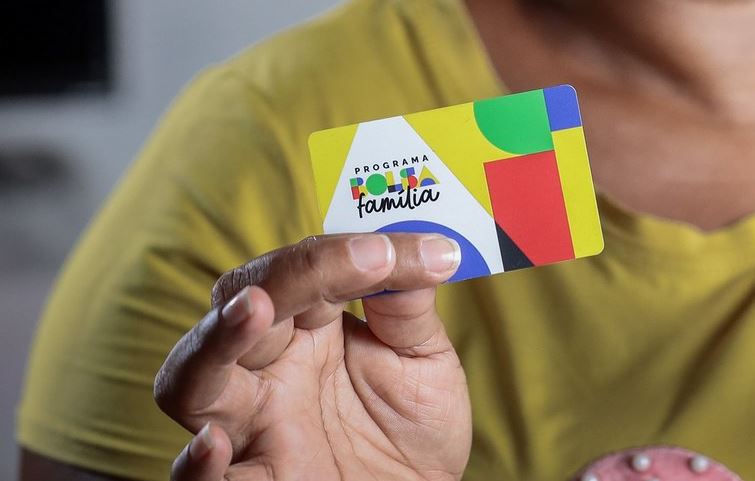 Mais de 2,3 milhões de famílias baianas recebem o Bolsa Família a partir desta segunda-feira (20)