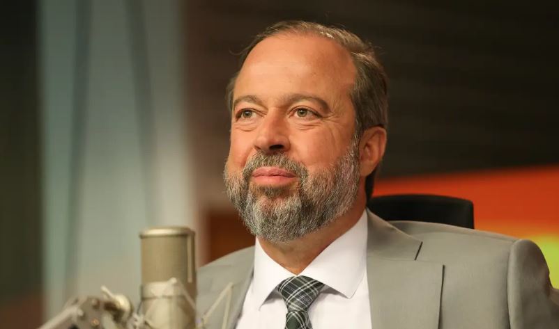 Não precisaremos do horário de verão neste ano, diz Alexandre Silveira