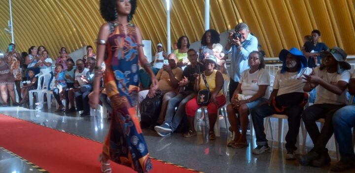 Desfile na CCR Metrô mostra importância econômica do associativismo