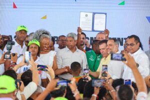 Leia mais sobre o artigo “Carnaval tem que ser o espaço do trabalho decente”, afirma Augusto Vasconcelos durante assinatura de Pacto Intergovernamental