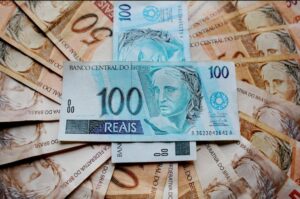 Leia mais sobre o artigo Empregadores têm até dia 28 para pagar a 1ª parcela do 13º salário