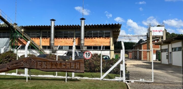 Fábrica da Yakult recebe certificação internacional