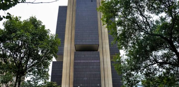 Banco Central mantém a taxa Selic em 15% ao ano
