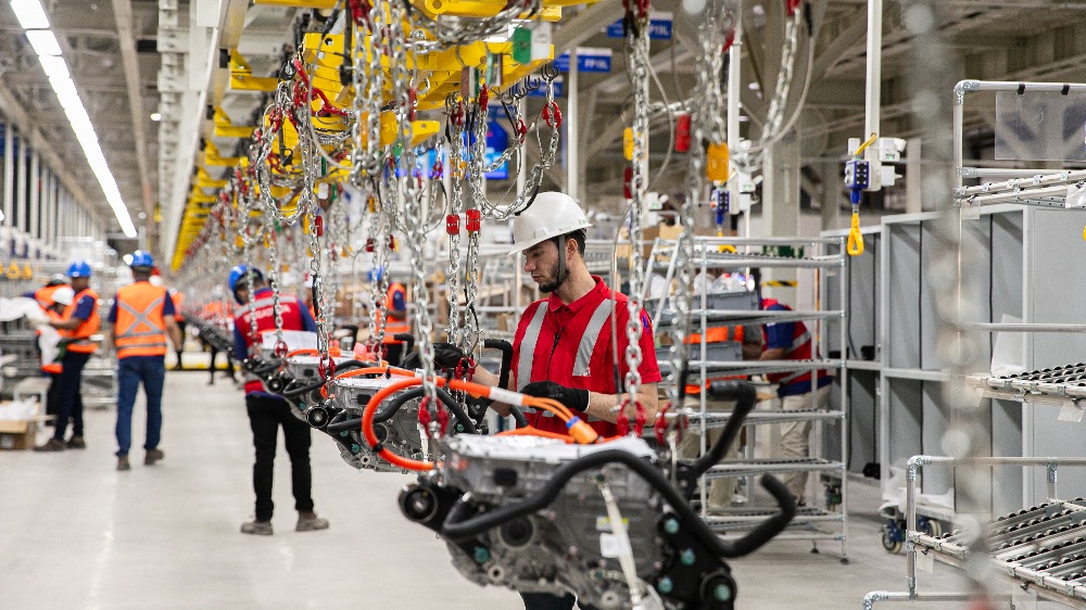 BYD ultrapassa 2 mil trabalhadores em Camaçari após inauguração da fábrica