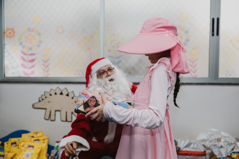 Braskem leva magia de Natal para crianças em tratamento oncológico no  Aristides Maltez