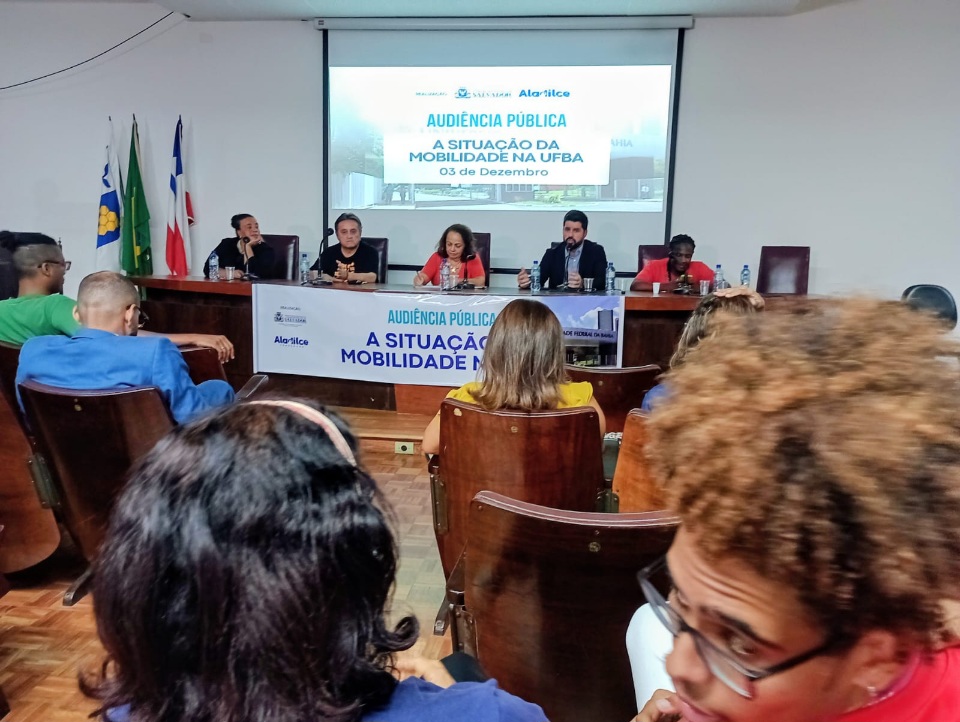 Debate promovido por Aladilce defende nova linha de ônibus da UFBA para a Lapa