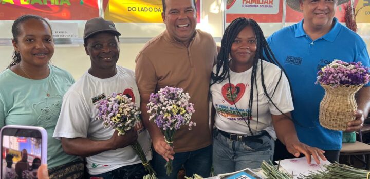 Vice-governador visita Feira da Agricultura Familiar e ressalta a força do cooperativismo