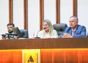 Leia mais sobre o artigo Presidente da ALBA anuncia votação de urgências e projetos nesta terça e espera encerrar tudo na quarta