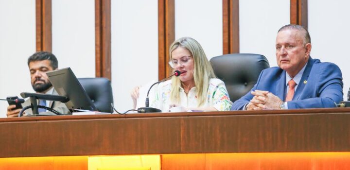 Presidente da ALBA anuncia votação de urgências e projetos nesta terça e espera encerrar tudo na quarta