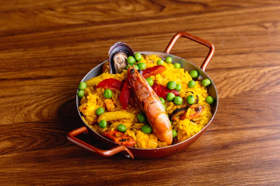 Restaurante Santiago abre encomendas de pratos da cozinha ibérica para o Natal e Réveillon